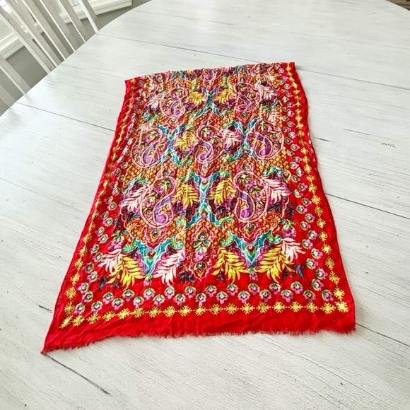 VERA BRADLEY Women’s Red Floral Print Fringed Multifunctional Scarf 26” X 74” - Picture 1 of 7